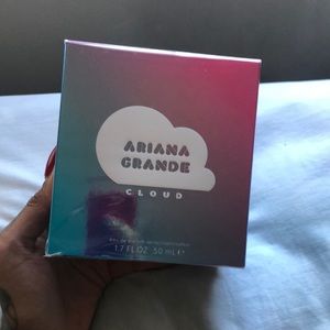 ✨BRAND NEW UNUSED ARIANA GRANDE CLOUD✨